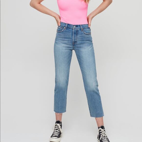 Levi’s The Wedgie Straight Leg High Rise Raw Hem Cropped Jeans Light Wash 29 - Picture 1 of 9